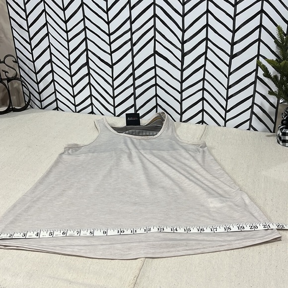 Sherpa Adventure Gear Cream Tank Top, Size Small - Picture 14 of 16